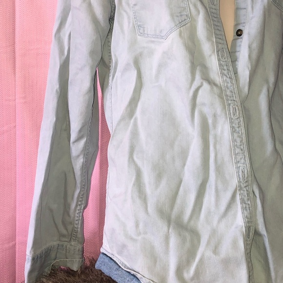 Hollister button down - Picture 2 of 4